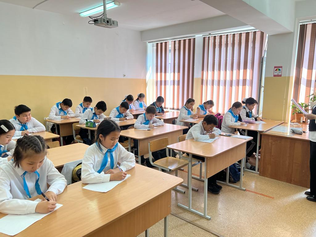 4-мамыр күні сағат 11.00-де №38мектеп-гимназиясы бойынша  "Еркін ел ұрпағы" атты жалпыұлттық патриоттық диктант өткізілді.